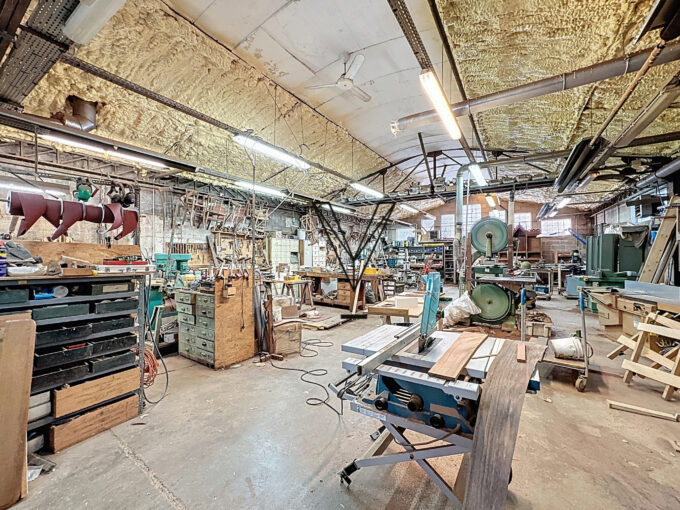 local dans le 93100 à Montreuil de 288m²