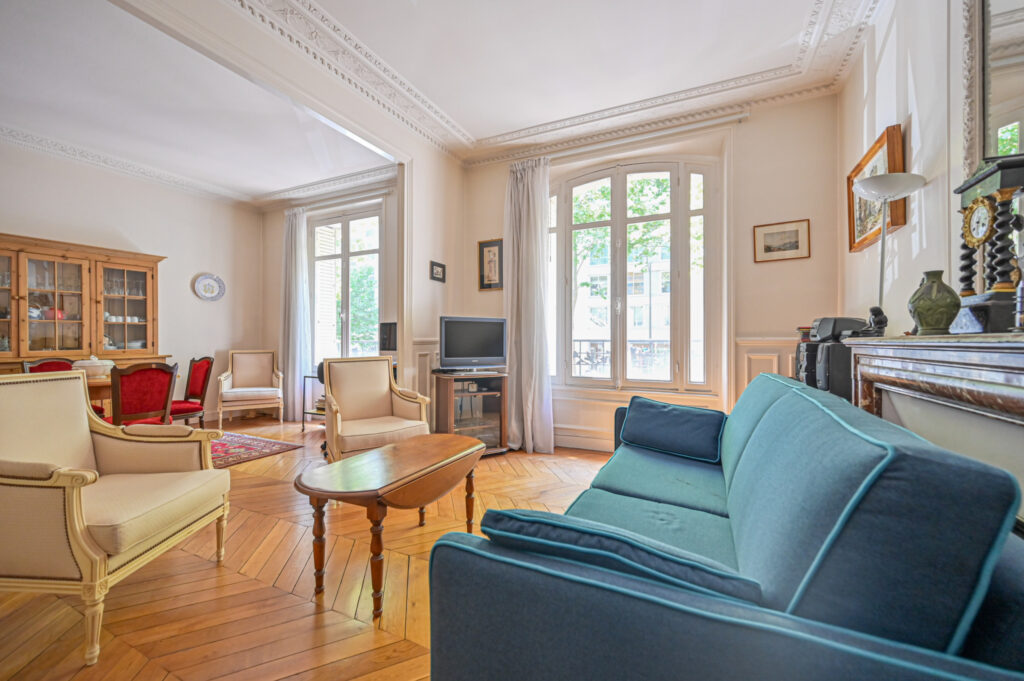 PARIS XIEME – Mo PHILIPPE AUGUSTE – LIGNE 2 – CHARME DE L&rsquo;AN