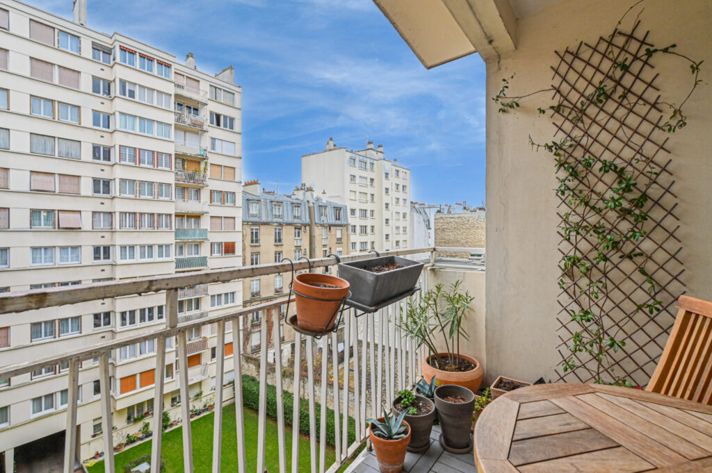 PARIS XIème – LIGNE 9 – Mo RUE DES BOULETS – ETAGE ELEVE – B