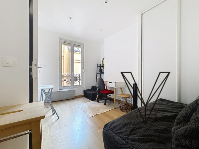 appartement dans le 75011 à Paris de 15.4m²