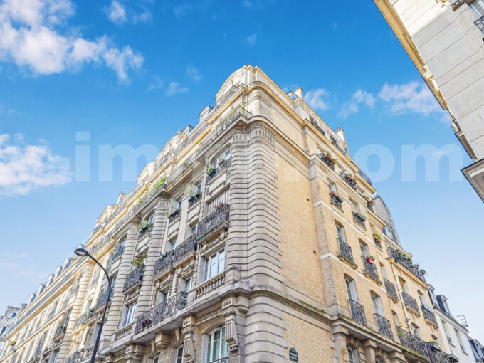 appartement dans le 75018 à Paris de 112.2m²