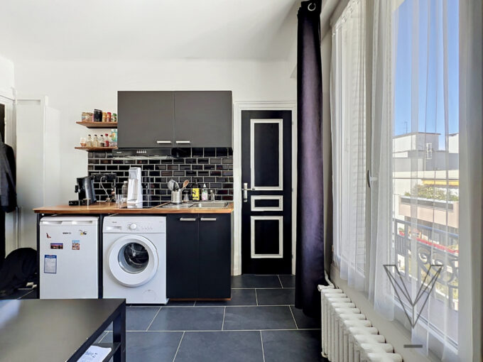 appartement dans le 75020 à Paris de 13m²