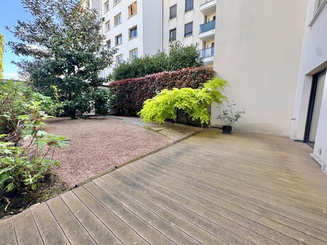 LA VARENNE SAINT HILAIRE / SAINT MAUR :  – Bien MIXTE   RARE