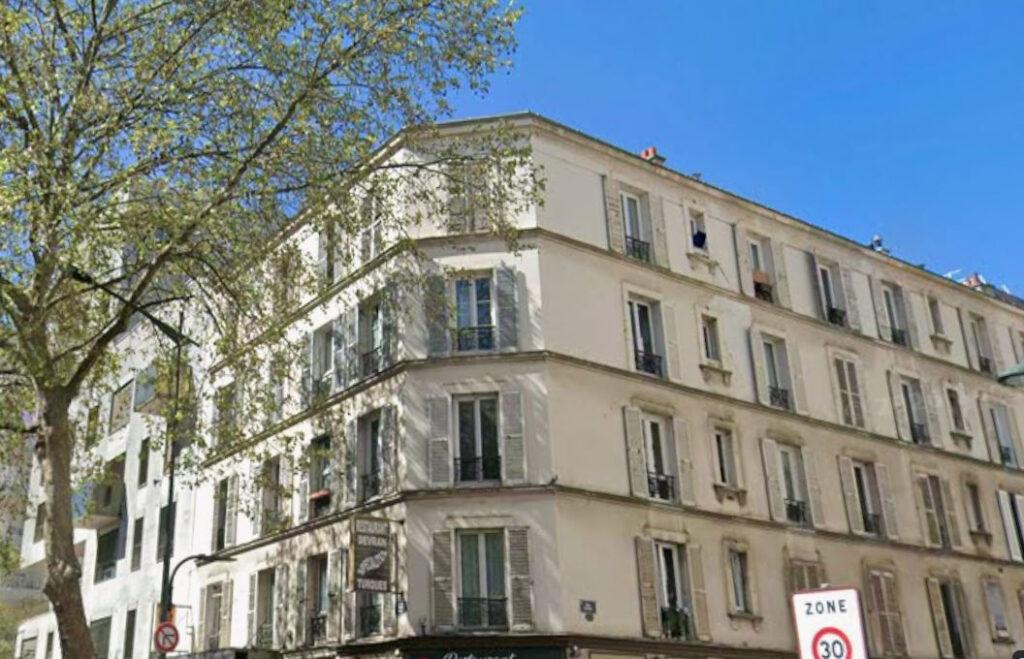 Appartement de 2 pièces en dernier étage.