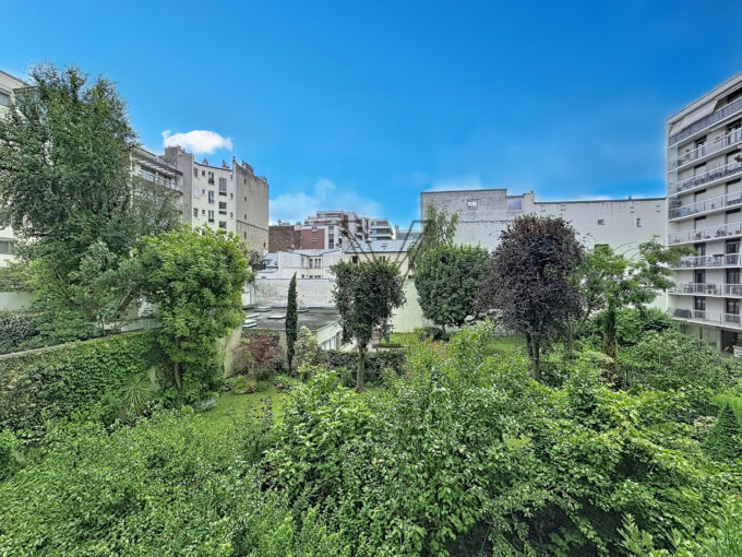 appartement dans le 75011 à Paris de 75.07m²