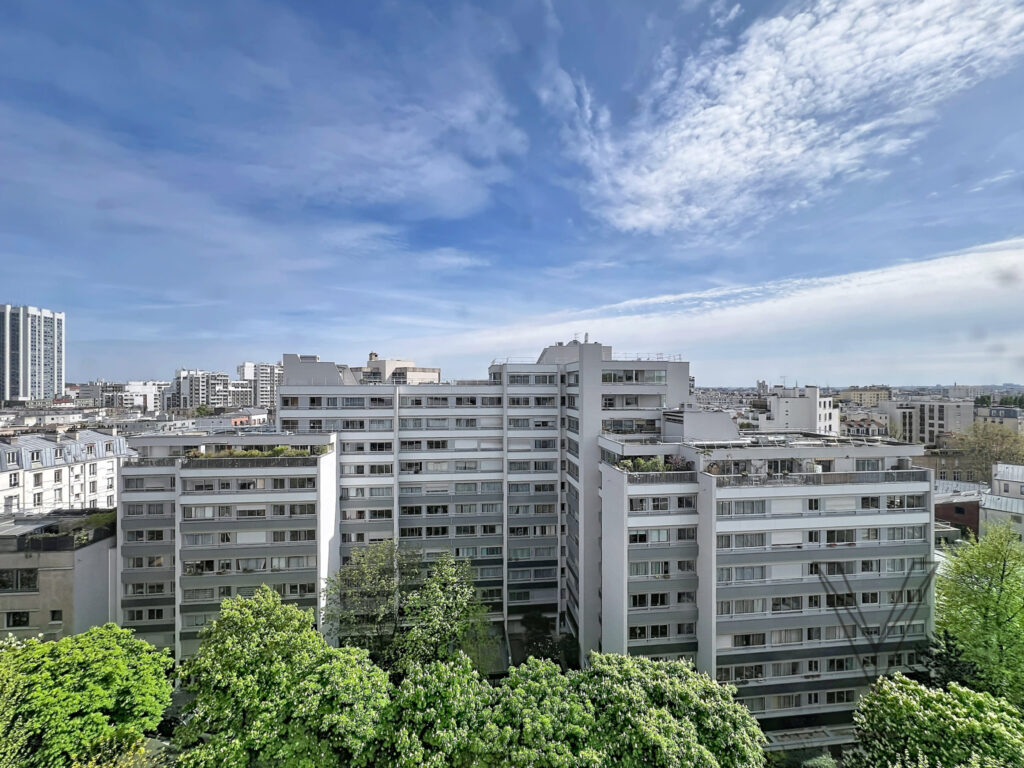 Vue plein ciel exceptionnelle – Appartement fonctionnel