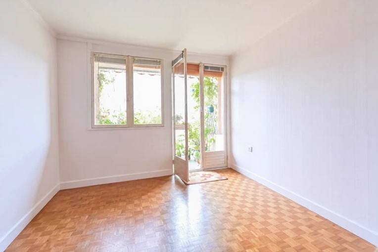 PARIS XIème – LIGNE 9 – Mo RUE DES BOULETS – ETAGE ELEVE – B