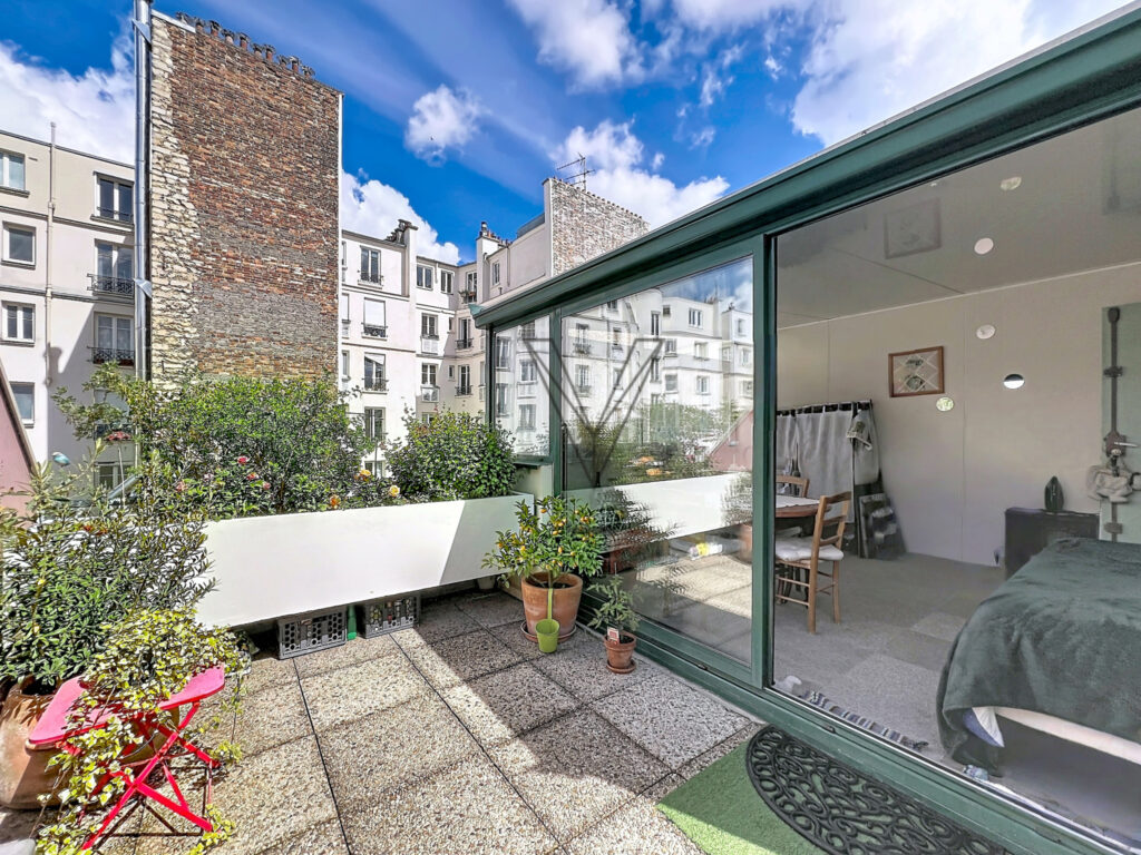 Rare  Triplex avec terrasse plein ciel au dernier étage
