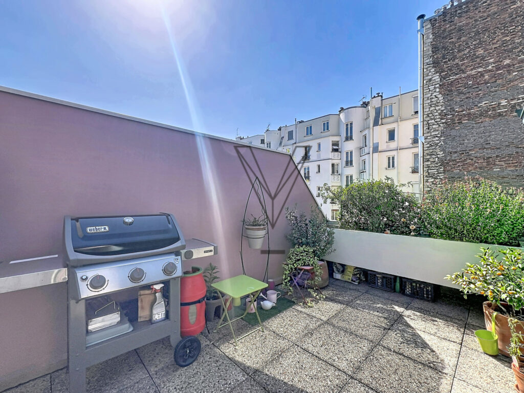 Comme une maison suspendue au coeur du 20e