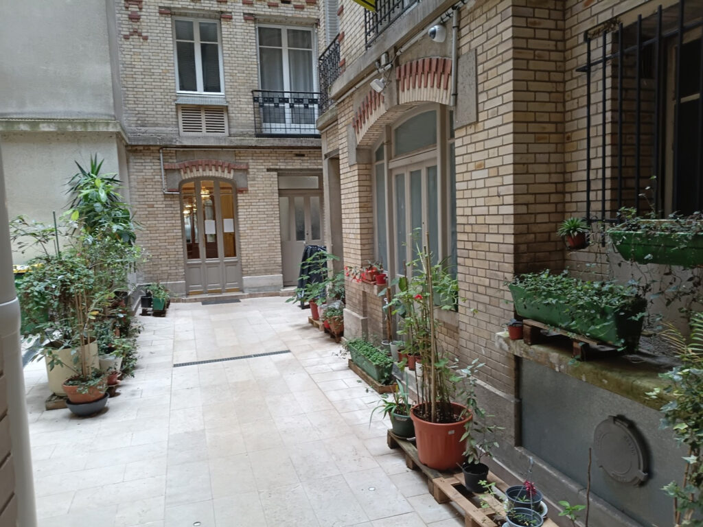 PARIS XIème – MoPHILIPPE AUGUSTE – Ligne 2 – DEUX LOTS A VEN