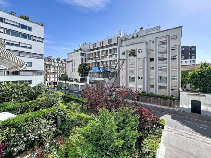 appartement dans le 75011 à Paris de 94m²