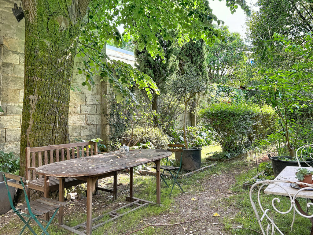 BORDEAUX   MAISON avec jardin coeur de ville – Secteur Saint