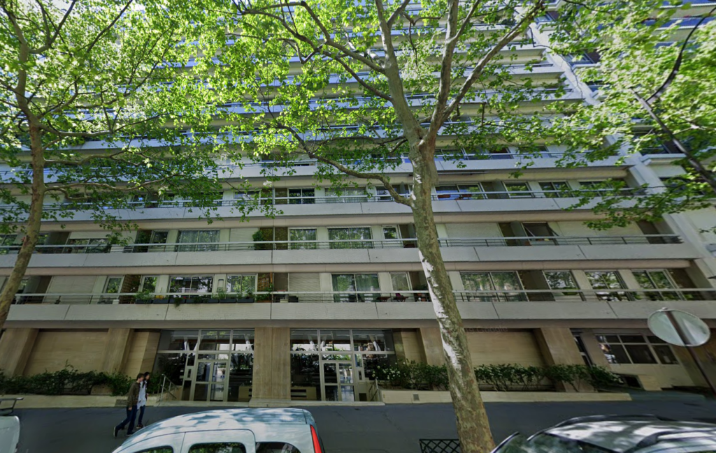 Paris XI – M° Philippe Auguste – Studette avec vue sur jardins – Ensoleillé – Lumineux – Calme